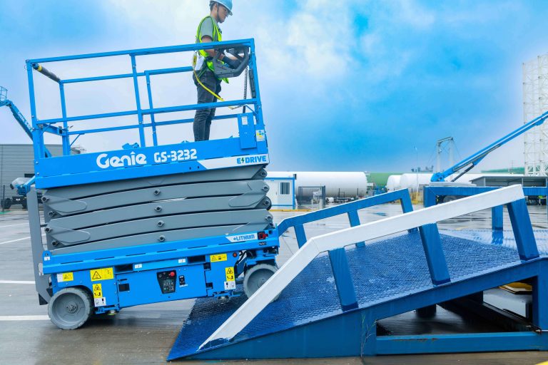 arriendo de máquinas elevadoras